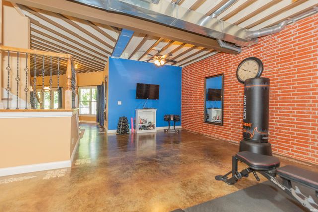 2575 Woodstone Lane, Evansville, IN 47712