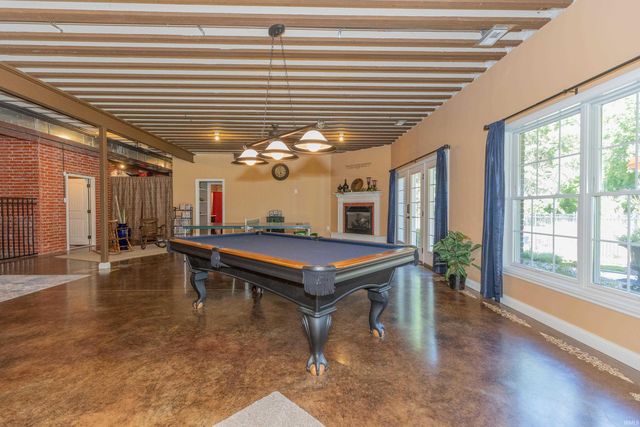 2575 Woodstone Lane, Evansville, IN 47712