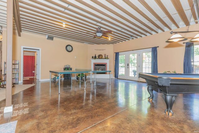2575 Woodstone Lane, Evansville, IN 47712