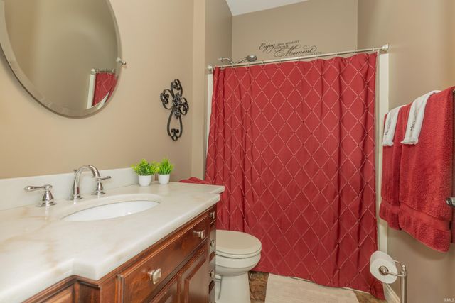 2575 Woodstone Lane, Evansville, IN 47712