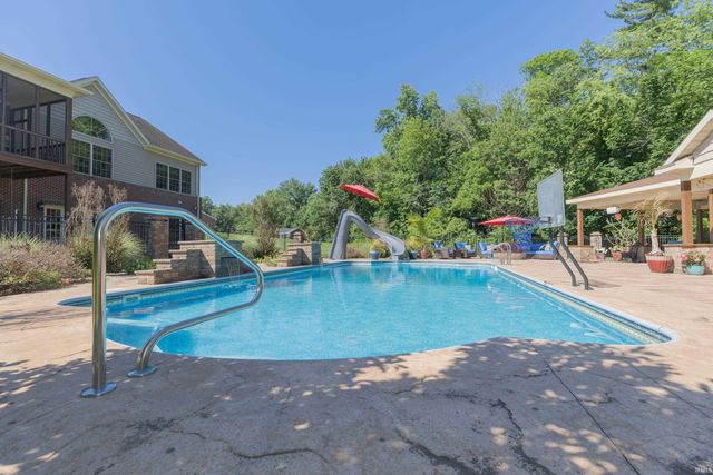2575 Woodstone Lane, Evansville, IN 47712