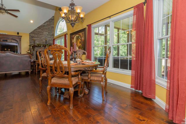 2575 Woodstone Lane, Evansville, IN 47712