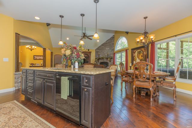 2575 Woodstone Lane, Evansville, IN 47712