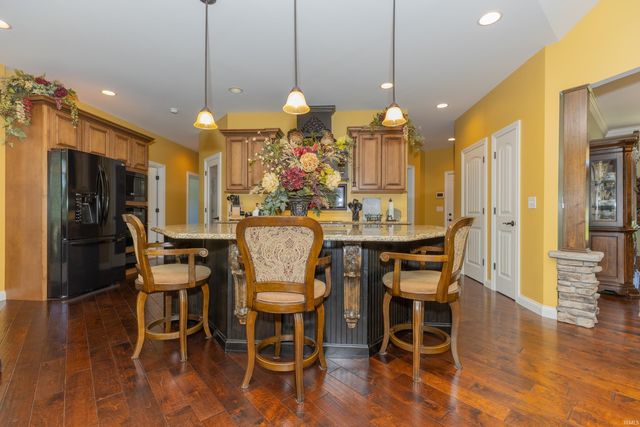 2575 Woodstone Lane, Evansville, IN 47712