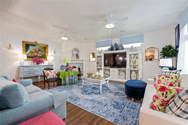 3602 Ballena Way, Dickinson, TX 77539