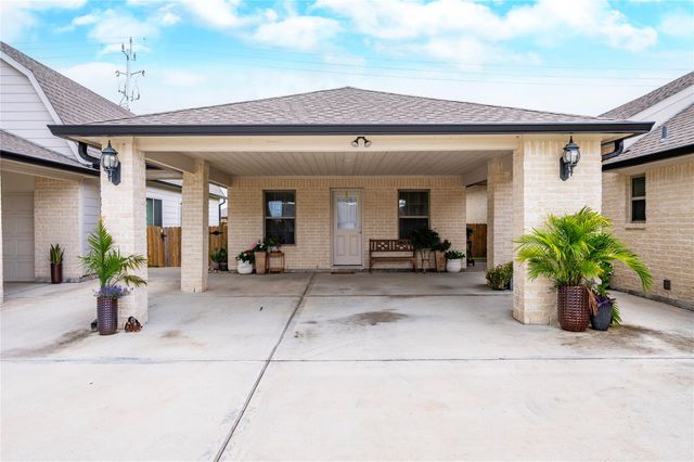 3602 Ballena Way, Dickinson, TX 77539