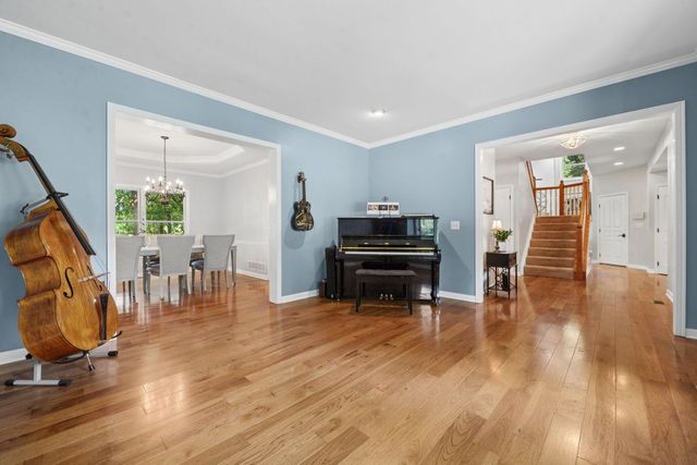 4821 Canterwood Court, Hilliard, OH 43026