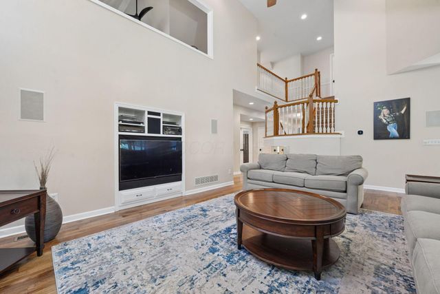 4821 Canterwood Court, Hilliard, OH 43026