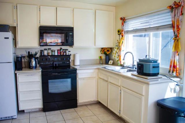 10385 Seth Way, Santee, CA 92071