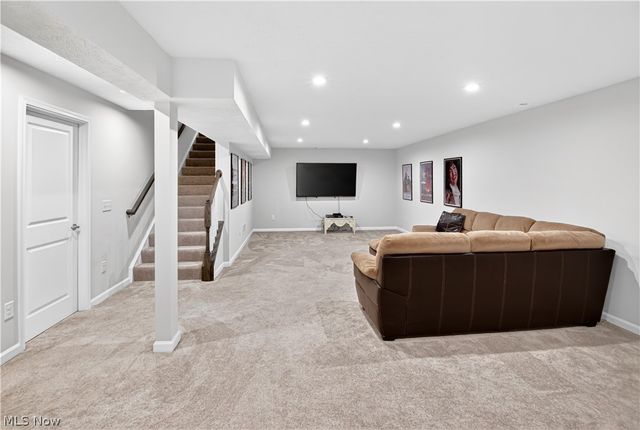 36283 Lands End Drive, North Ridgeville, OH 44039