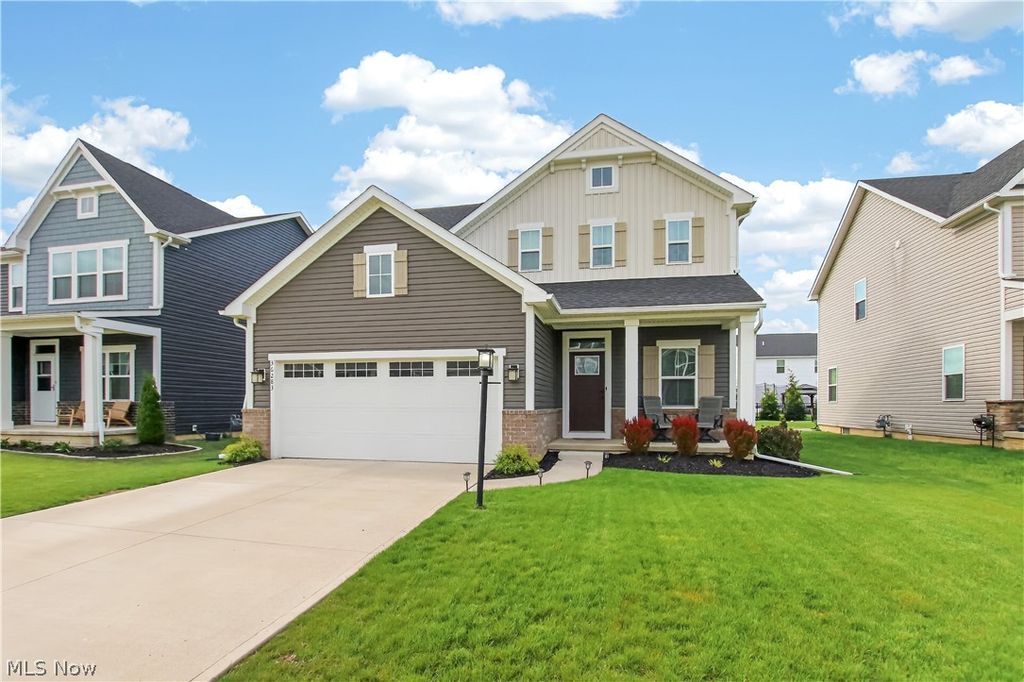 36283 Lands End Drive, North Ridgeville, OH 44039