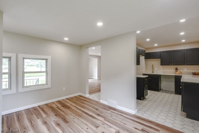 10306 Electric Boulevard, Northfield Village, OH 44067