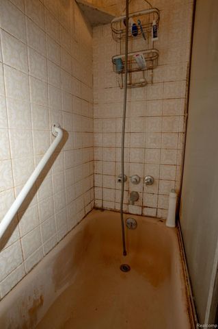 23011 Normandy Avenue, Eastpointe, MI 48021