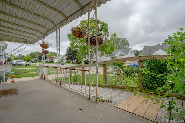 23011 Normandy Avenue, Eastpointe, MI 48021