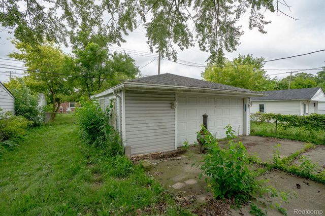 23011 Normandy Avenue, Eastpointe, MI 48021