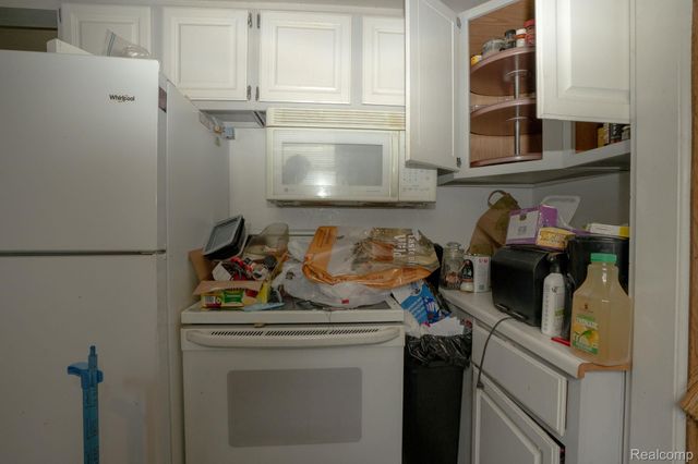 23011 Normandy Avenue, Eastpointe, MI 48021