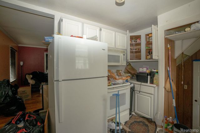 23011 Normandy Avenue, Eastpointe, MI 48021