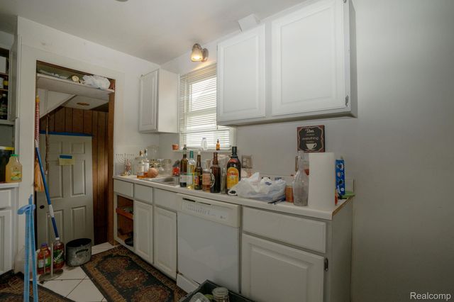 23011 Normandy Avenue, Eastpointe, MI 48021