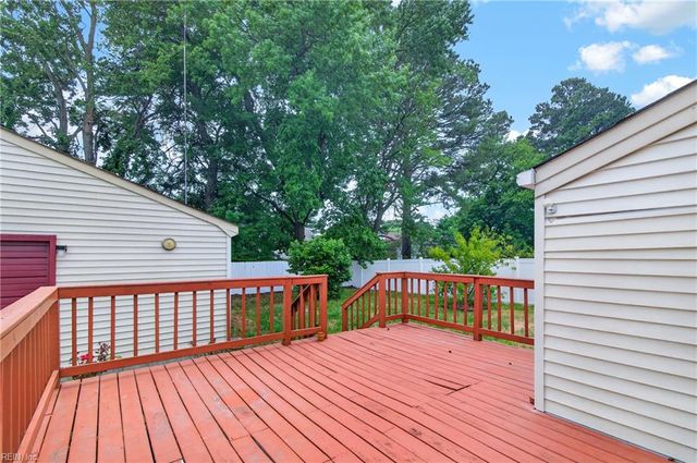 825 Thames DR, Hampton, VA 23666