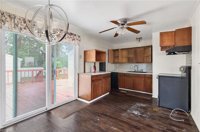 825 Thames DR, Hampton, VA 23666