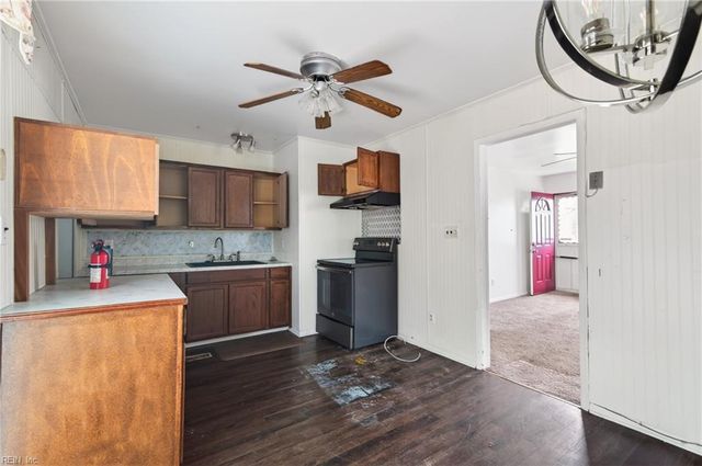 825 Thames DR, Hampton, VA 23666