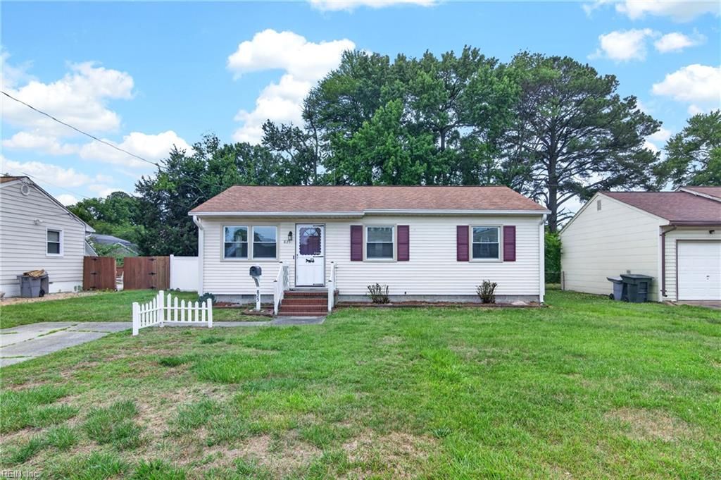 825 Thames DR, Hampton, VA 23666