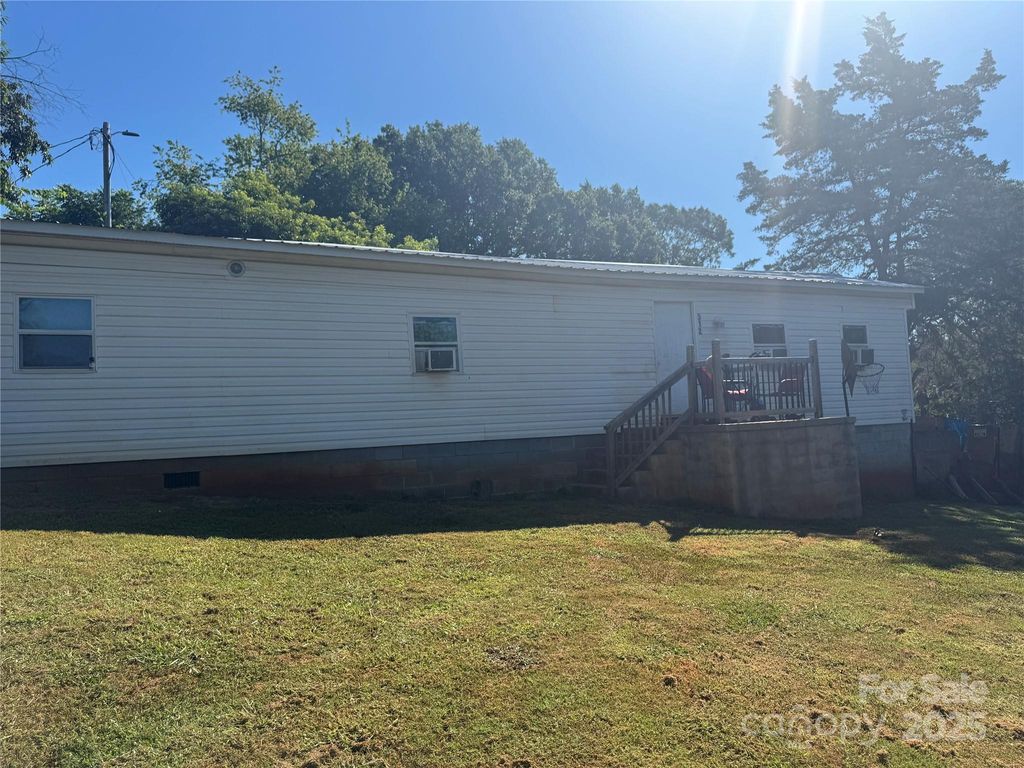 512 Elizabeth Drive, Gastonia, NC 28052