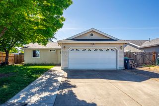 8017 Thunderhead Avenue, White City, OR 97503