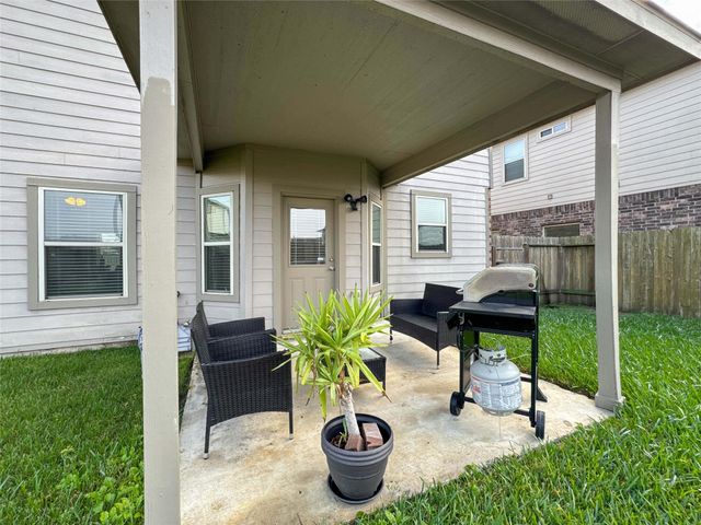 2 Eagle Lake Court, Manvel, TX 77578