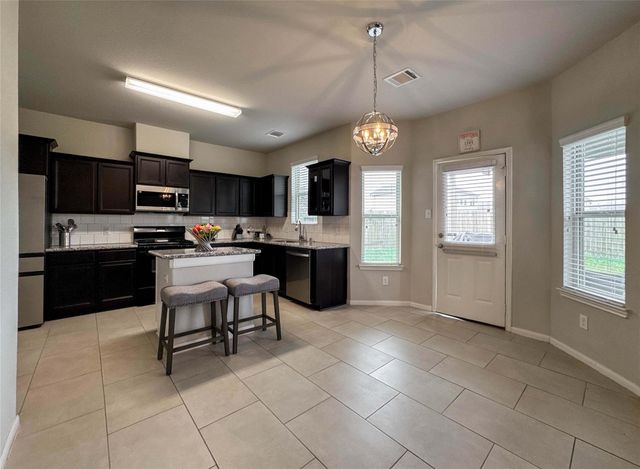 2 Eagle Lake Court, Manvel, TX 77578