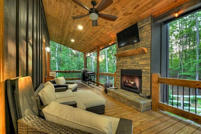 270 Wild Oaks Way, Ellijay, GA 30540