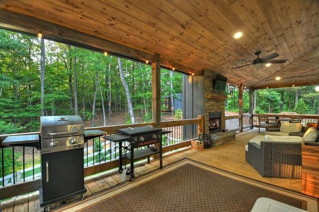 270 Wild Oaks Way, Ellijay, GA 30540
