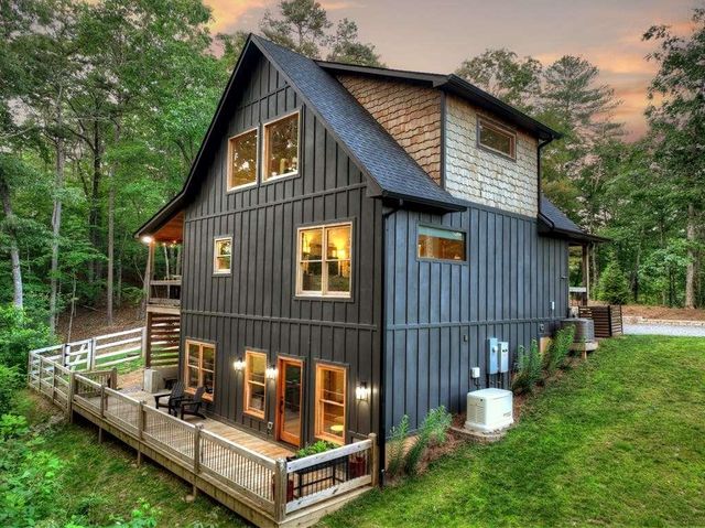 270 Wild Oaks Way, Ellijay, GA 30540