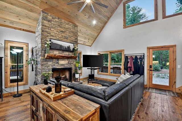 270 Wild Oaks Way, Ellijay, GA 30540