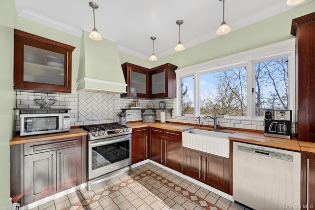 354 Carter Avenue, Newburgh, NY 12550