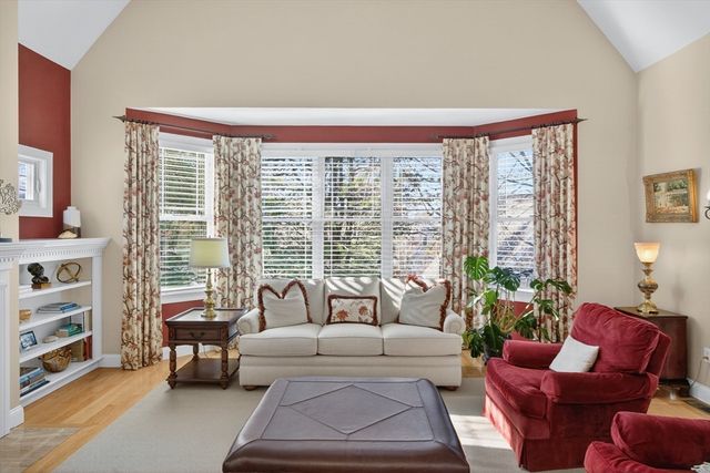 18 Aberdeen 18, Plymouth, MA 02360