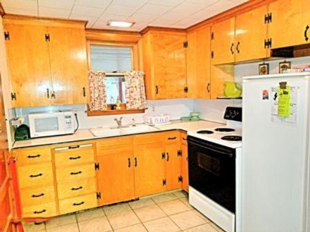 8024 W Hemlock Avenue, Lake Twp, MI 49304