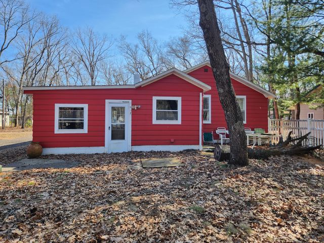 8024 W Hemlock Avenue, Lake Twp, MI 49304