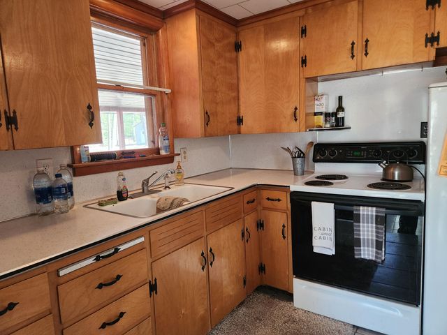 8024 W Hemlock Avenue, Lake Twp, MI 49304