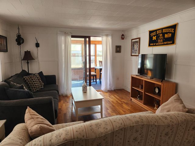 8024 W Hemlock Avenue, Lake Twp, MI 49304