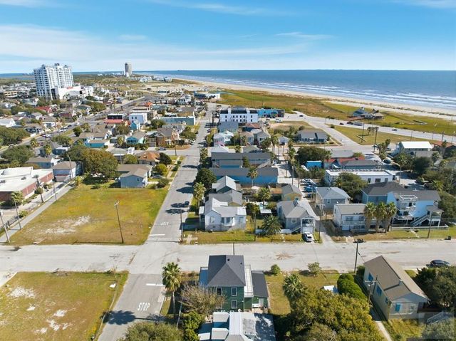 1001 Ave K, Galveston, TX 77550