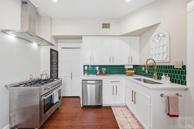 1001 Ave K, Galveston, TX 77550