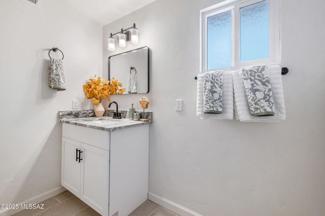 2610 W Medici Drive, Tucson, AZ 85741