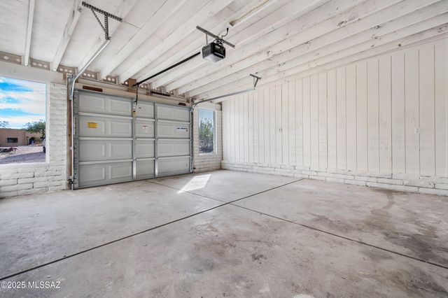 2610 W Medici Drive, Tucson, AZ 85741