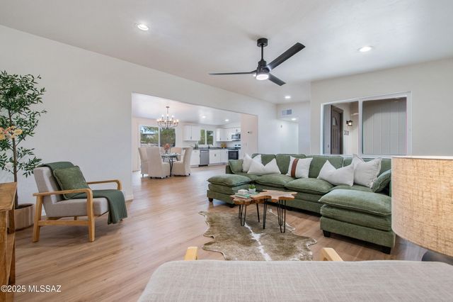 2610 W Medici Drive, Tucson, AZ 85741