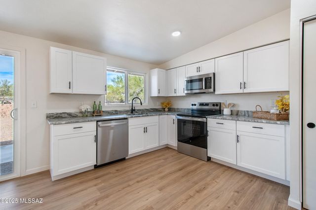 2610 W Medici Drive, Tucson, AZ 85741