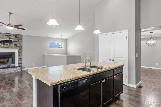 20 Derby Way Court, Wentzville, MO 63385