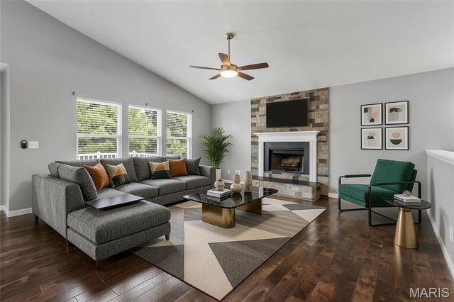 20 Derby Way Court, Wentzville, MO 63385