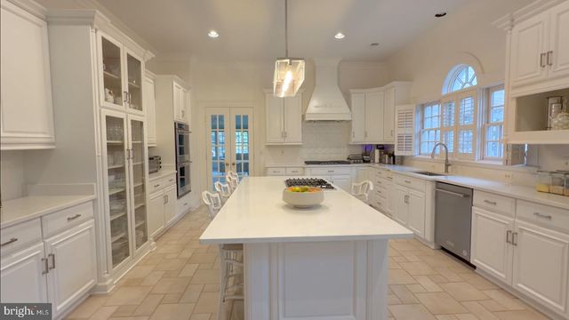 1289 BALLANTRAE FARM DR, Mclean, VA 22101