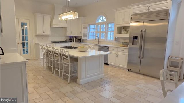 1289 BALLANTRAE FARM DR, Mclean, VA 22101